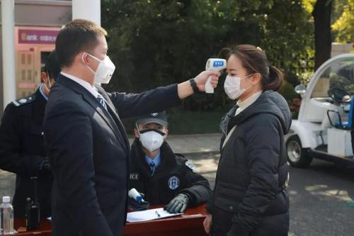 大巴車租賃租賃:疫情復(fù)工潮來(lái)臨,安全用車做好疫情防控工作