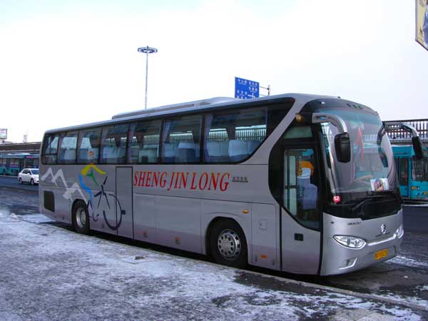 當(dāng)企業(yè)班車(chē)撞上包車(chē),鴻鳴與您相伴相惜