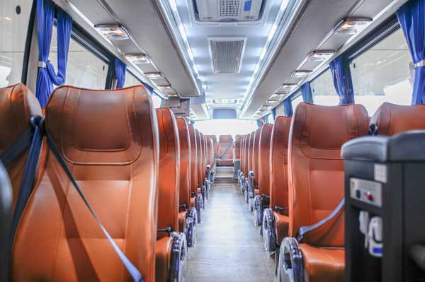 年會(huì)、活動(dòng)、團(tuán)建租大巴車?商務(wù)用車服務(wù)怎么選?