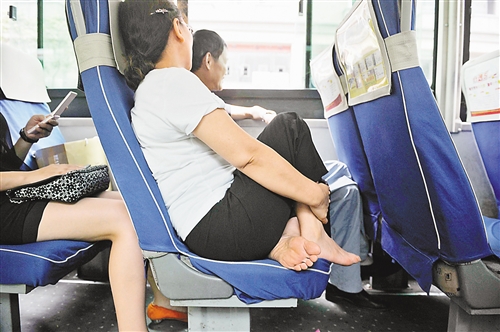大巴車租車平臺(tái)應(yīng)答用車常識(shí)：大巴車正確坐姿是怎么樣？